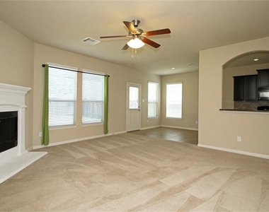 8902 Finnery - Photo Thumbnail 6