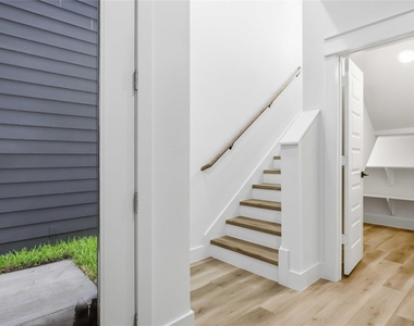 6627 Katarani Drive - Photo Thumbnail 3