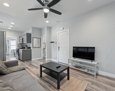 412 Drew Street - Photo Thumbnail 2