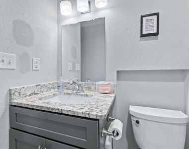 412 Drew Street - Photo Thumbnail 15