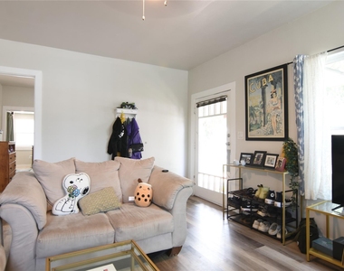 2603 Stanford Street - Photo Thumbnail 2