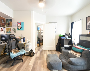 2603 Stanford Street - Photo Thumbnail 8
