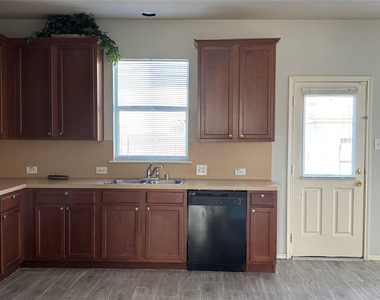 21518 Haylee Way - Photo Thumbnail 9
