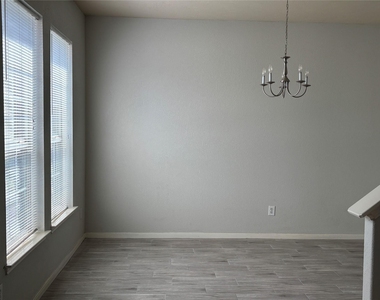 21518 Haylee Way - Photo Thumbnail 4