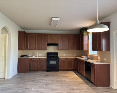 21518 Haylee Way - Photo Thumbnail 6