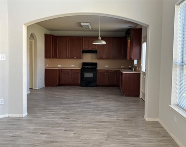 21518 Haylee Way - Photo Thumbnail 8