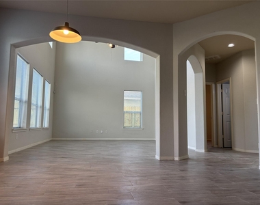 21518 Haylee Way - Photo Thumbnail 11