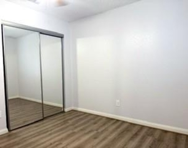 3307 Rushwood Lane - Photo Thumbnail 8
