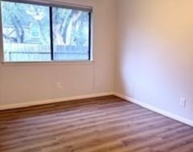 3307 Rushwood Lane - Photo Thumbnail 9