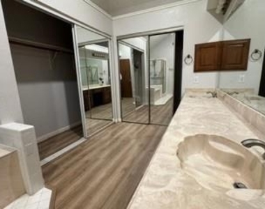 3307 Rushwood Lane - Photo Thumbnail 6
