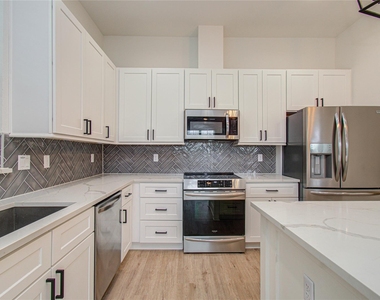 6420 Highland Pine Lane - Photo Thumbnail 11