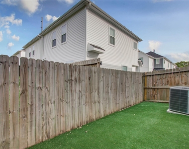 6420 Highland Pine Lane - Photo Thumbnail 32