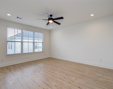 6420 Highland Pine Lane - Photo Thumbnail 7