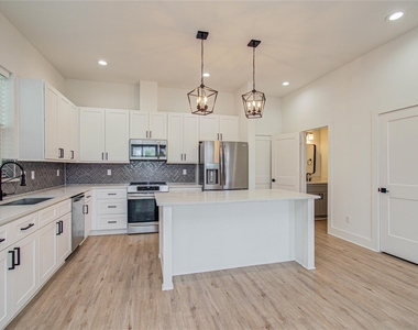 6420 Highland Pine Lane - Photo Thumbnail 12
