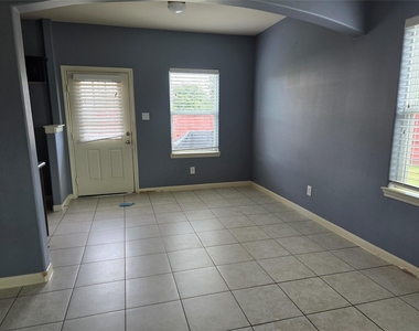 10610 Prillerman Trails Drive - Photo Thumbnail 5