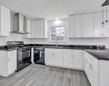4409 Hillbrook Drive - Photo Thumbnail 16