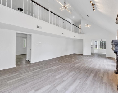 4409 Hillbrook Drive - Photo Thumbnail 18