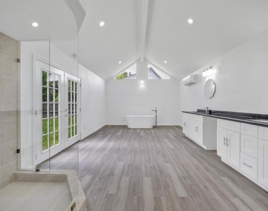 4409 Hillbrook Drive - Photo Thumbnail 24