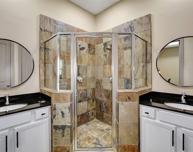 837 W 25th Street - Photo Thumbnail 27
