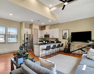 837 W 25th Street - Photo Thumbnail 14