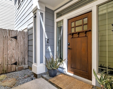 837 W 25th Street - Photo Thumbnail 4