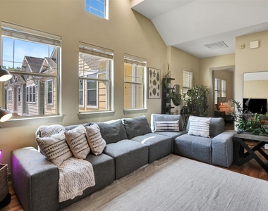837 W 25th Street - Photo Thumbnail 13