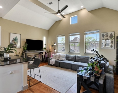 837 W 25th Street - Photo Thumbnail 11