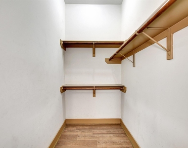 837 W 25th Street - Photo Thumbnail 29