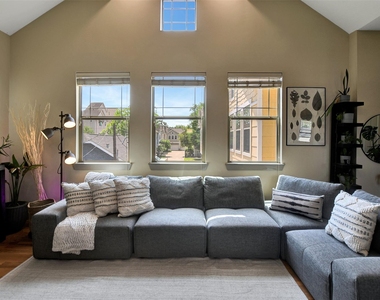 837 W 25th Street - Photo Thumbnail 12