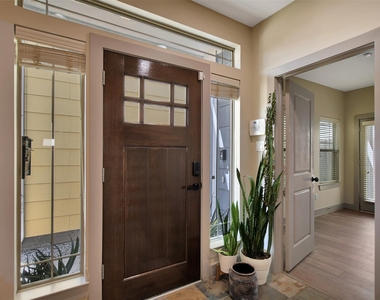 837 W 25th Street - Photo Thumbnail 5