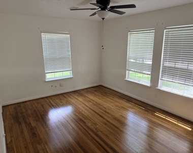 1706 Smith Street - Photo Thumbnail 2