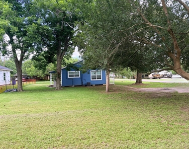 1706 Smith Street - Photo Thumbnail 7