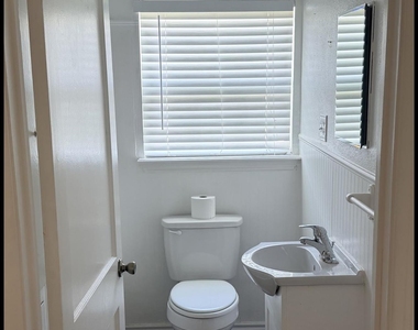 1706 Smith Street - Photo Thumbnail 5