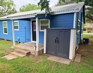 1706 Smith Street - Photo Thumbnail 6