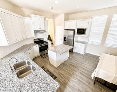 21018 Camberwell Beauty Lane - Photo Thumbnail 7