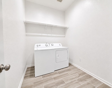 21018 Camberwell Beauty Lane - Photo Thumbnail 8