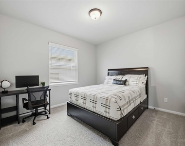 2808 Bisbee Road - Photo Thumbnail 6