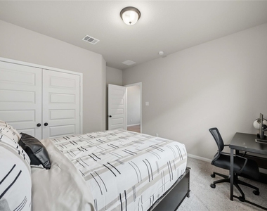 2808 Bisbee Road - Photo Thumbnail 7