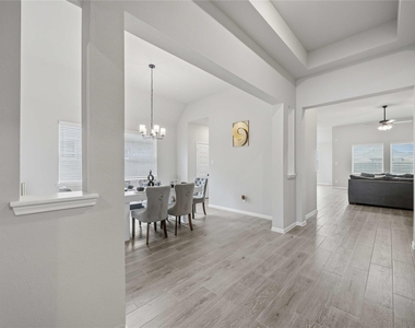2808 Bisbee Road - Photo Thumbnail 9