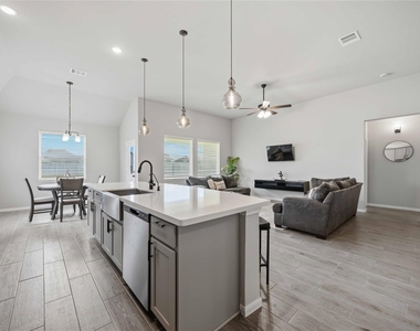 2808 Bisbee Road - Photo Thumbnail 19