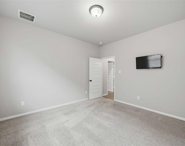 2808 Bisbee Road - Photo Thumbnail 14