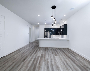 68 Fairway Drive - Photo Thumbnail 15
