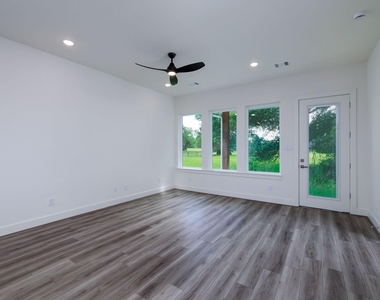 68 Fairway Drive - Photo Thumbnail 12