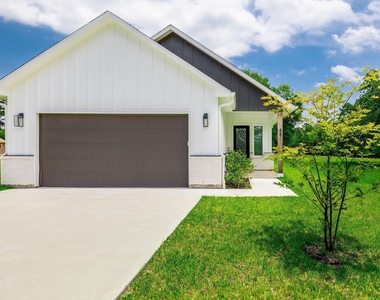 68 Fairway Drive - Photo Thumbnail 2