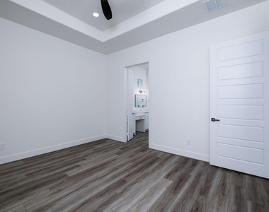68 Fairway Drive - Photo Thumbnail 25