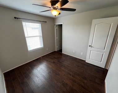21335 Finbury Oaks Lane - Photo Thumbnail 11