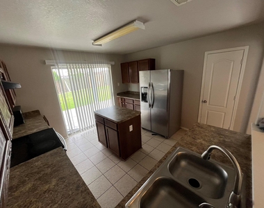 21335 Finbury Oaks Lane - Photo Thumbnail 3