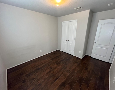 21335 Finbury Oaks Lane - Photo Thumbnail 6