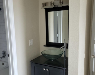 1516 Bay Area Boulevard - Photo Thumbnail 11