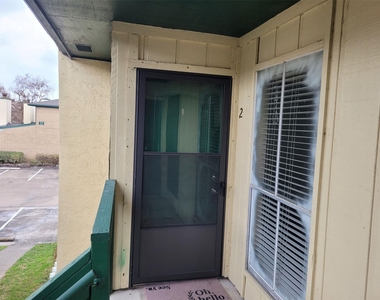 1516 Bay Area Boulevard - Photo Thumbnail 1